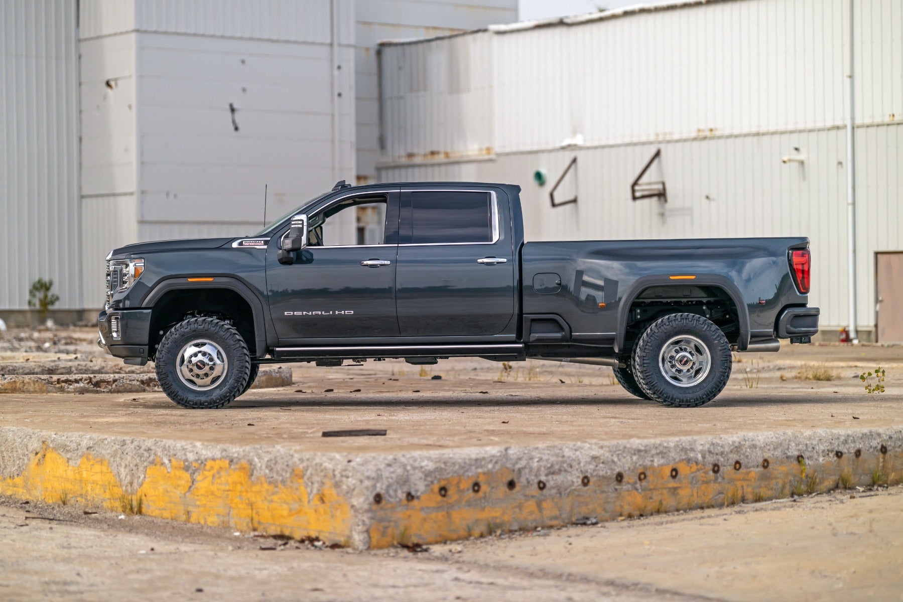 3 Inch Lift Kit | Chevy/GMC Sierra 3500 HD/Silverado 3500 HD 2WD/4WD (20-26) by Rough Country
