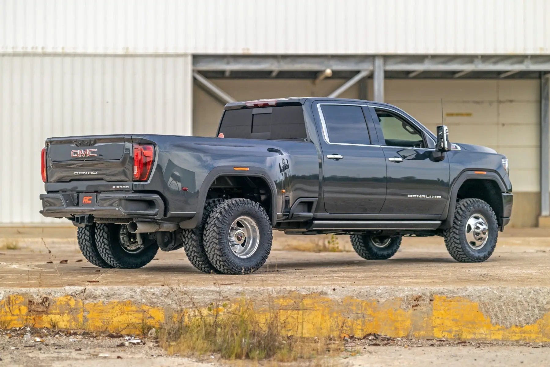 3 Inch Lift Kit | UCAs | M1 | Chevy/GMC Sierra 3500 HD/Silverado 3500 HD (20-26) by Rough Country