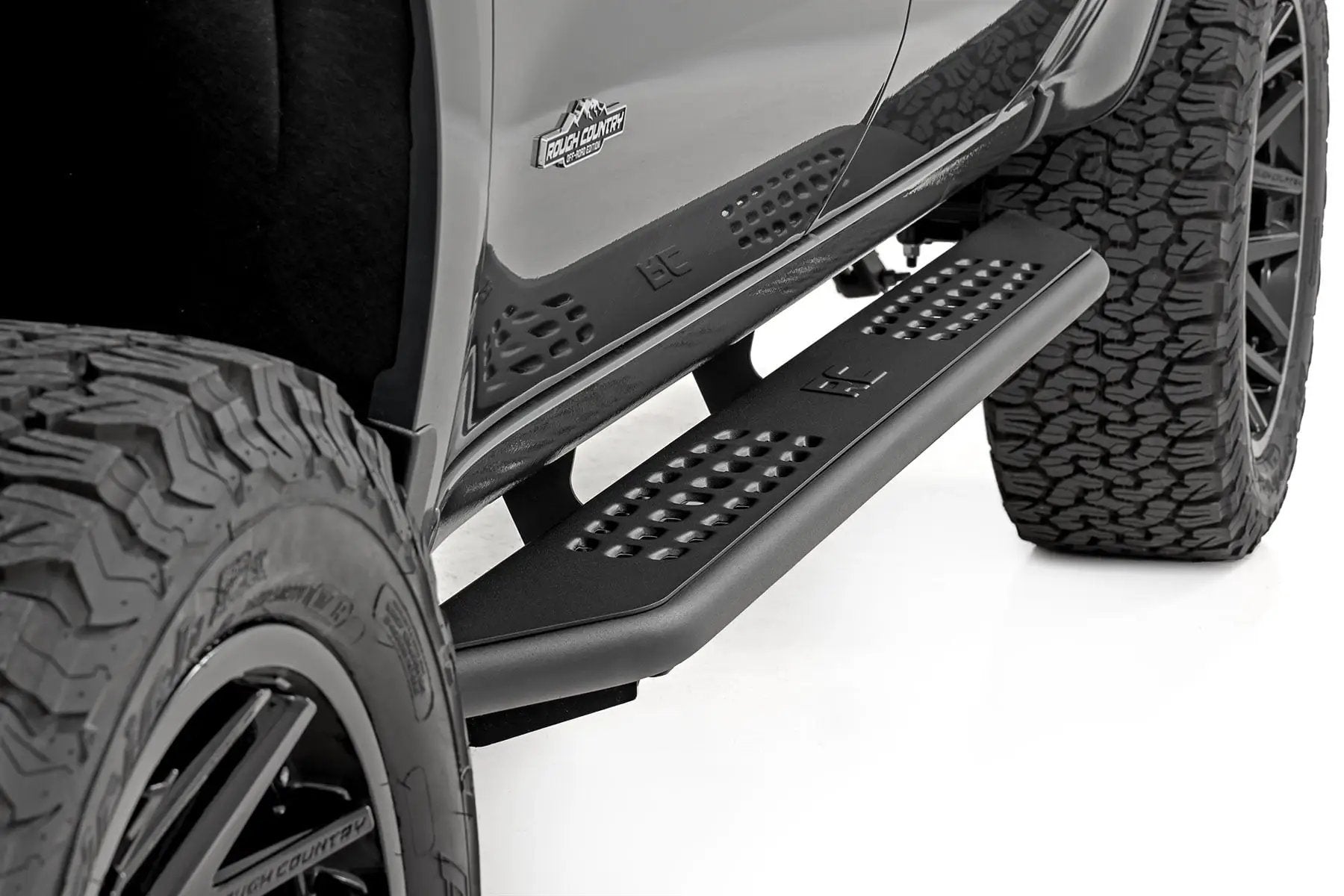 OV2 Running Boards | Side Step Bars | Crew Cab | Chevy/GMC 1500/2500HD (19-26) by Rough Country
