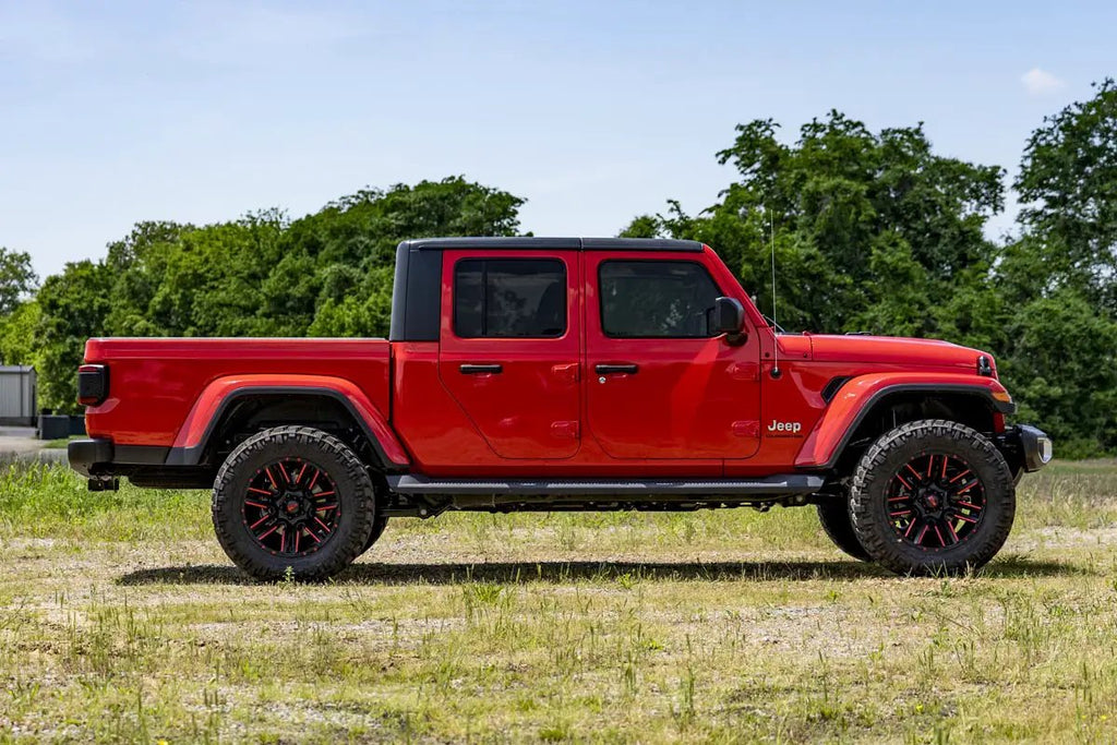 2.5 Inch Leveling Kit | Spacers | M1 | Jeep Gladiator JT 4WD (2020-2023) by Rough Country