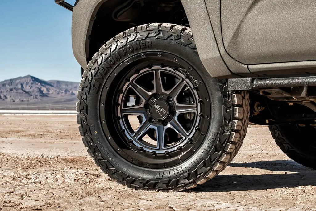 35x12.50R17 Venom Terra Hunter R/T by Rough Country