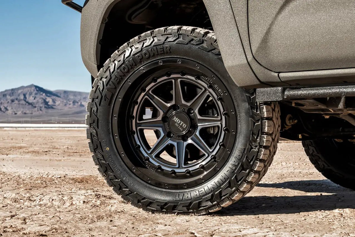 35x12.50R17 Venom Terra Hunter R/T by Rough Country