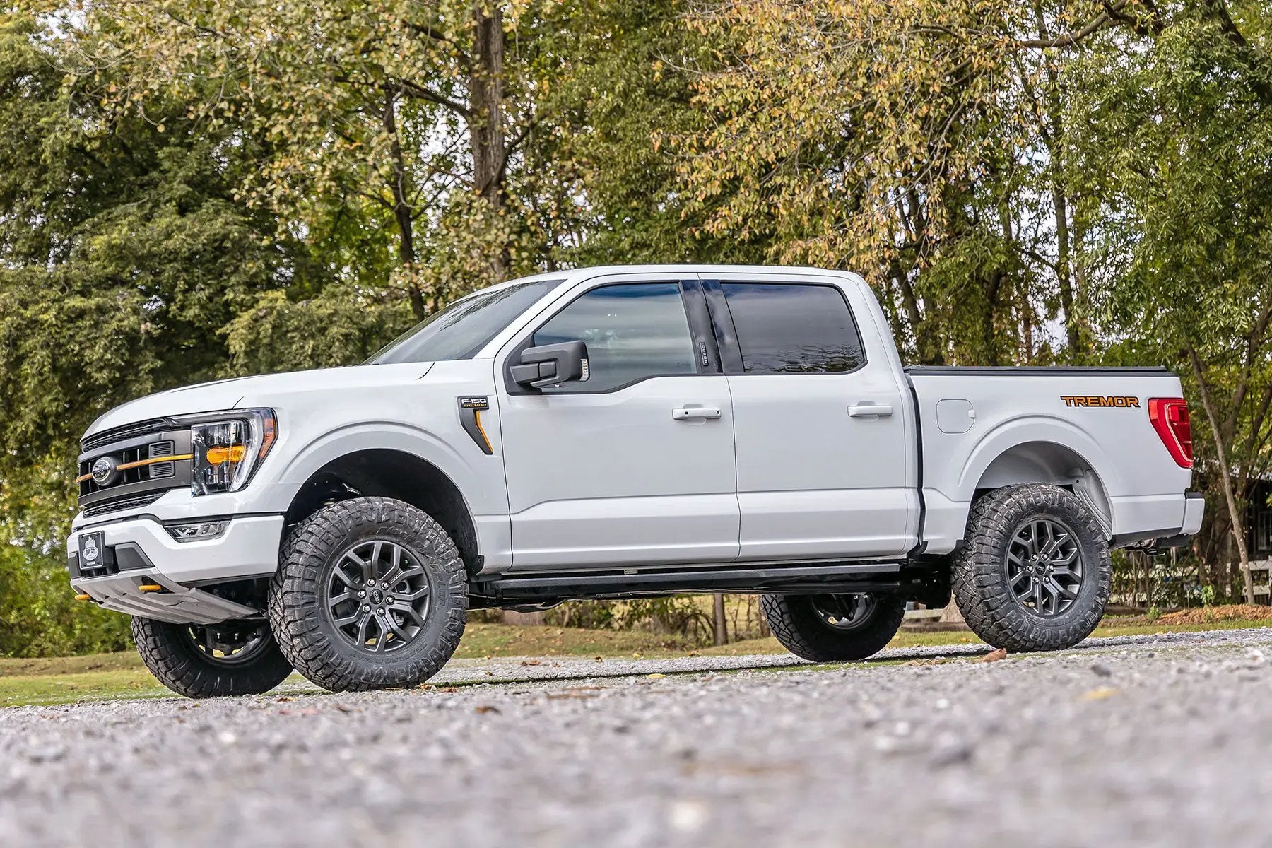 2.5 Inch Lift Kit | M1 Struts | Ford F-150 Tremor 4WD (2021-2026) by Rough Country