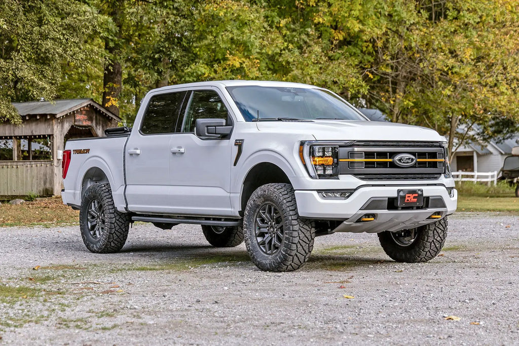 2.5 Inch Lift Kit | M1 Struts | Ford F-150 Tremor 4WD (2021-2026) by Rough Country