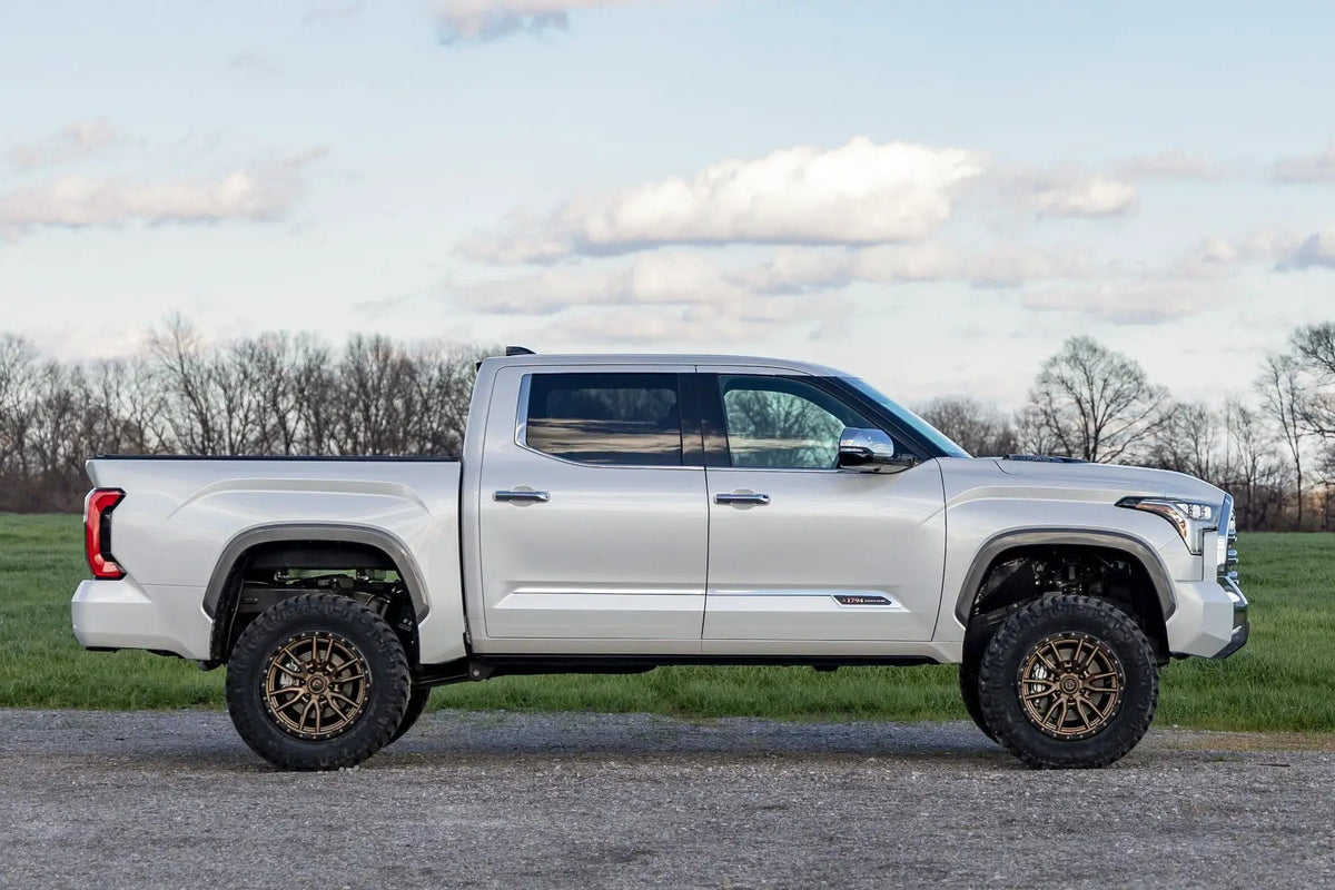 6 Inch Lift Kit | OE Air Ride | Toyota Tundra 4WD (2022-2026) by Rough Country