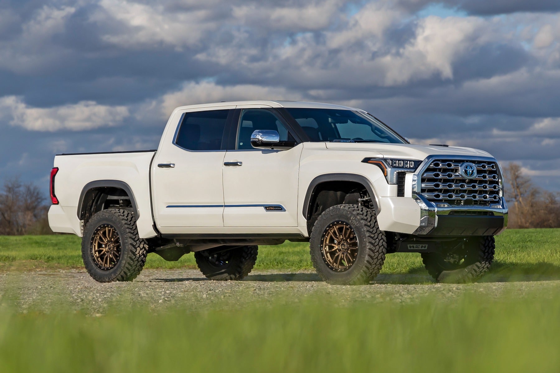 6 Inch Lift Kit | OE Air Ride | Toyota Tundra 4WD (2022-2026) by Rough Country
