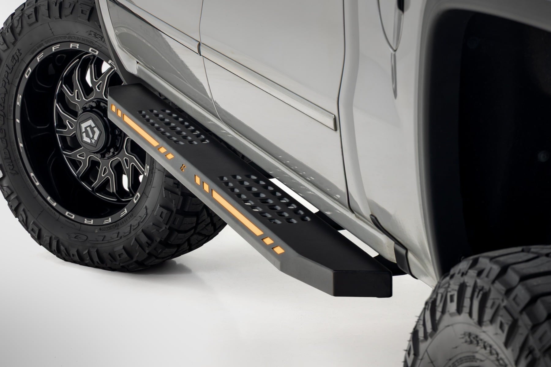AC2 Running Boards | Amber/White | Crew Cab | Chevy/GMC 1500 (07-18) by Rough Country