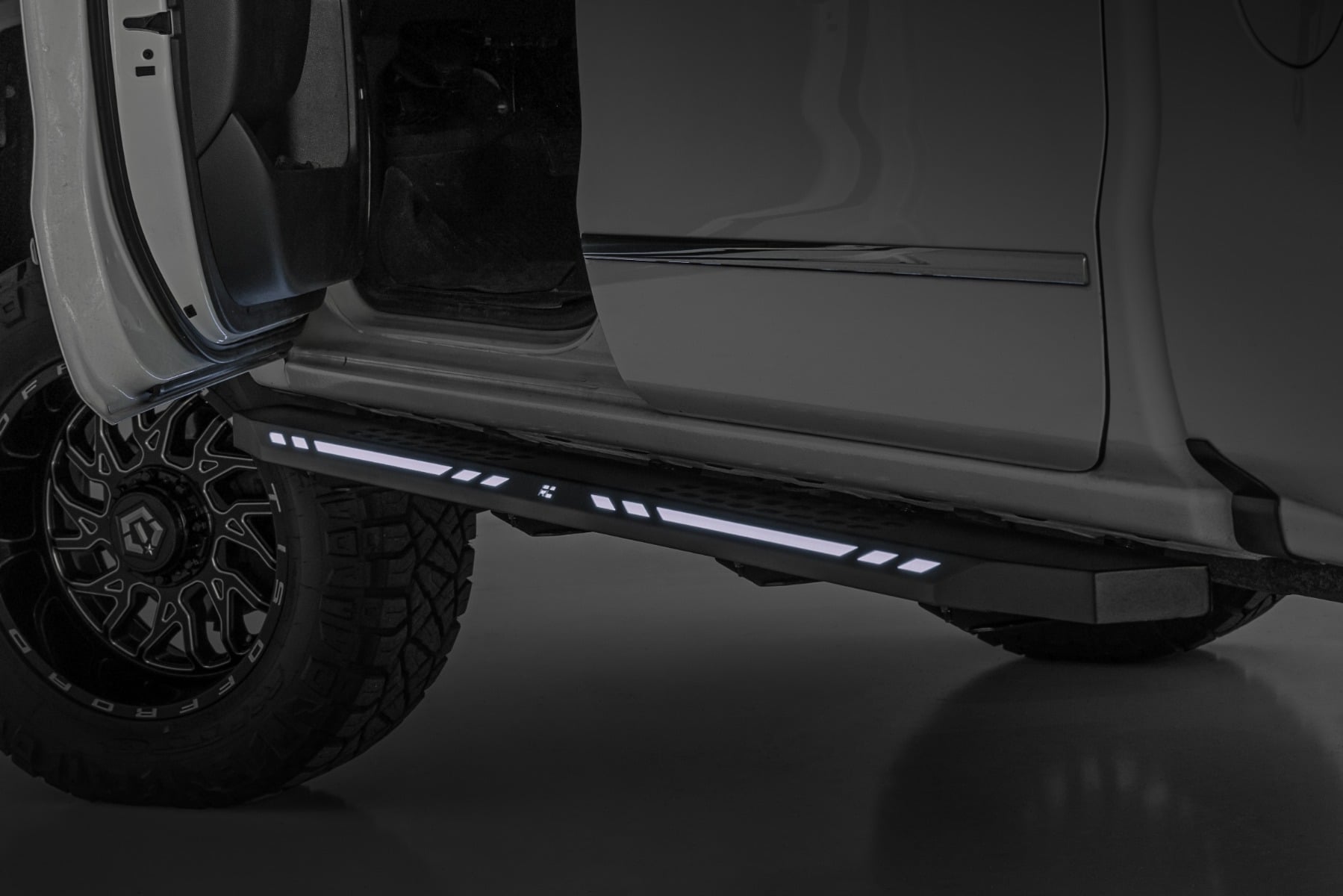 AC2 Running Boards | Amber/White | Crew Cab | Chevy/GMC 1500 (07-18) by Rough Country