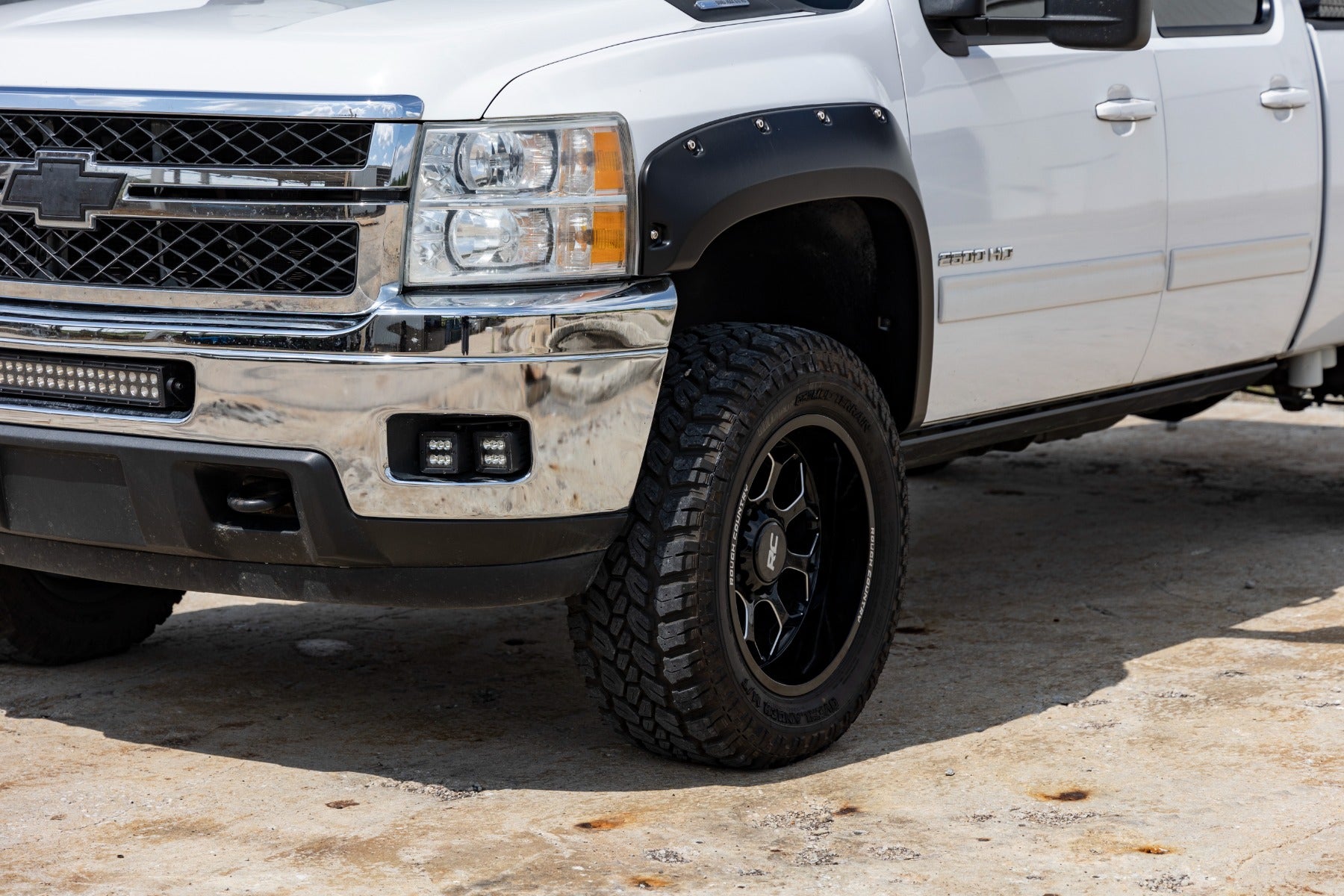 Pocket Fender Flares | GBA Black | Chevy Silverado 1500/2500HD/3500HD (07-14) by Rough Country