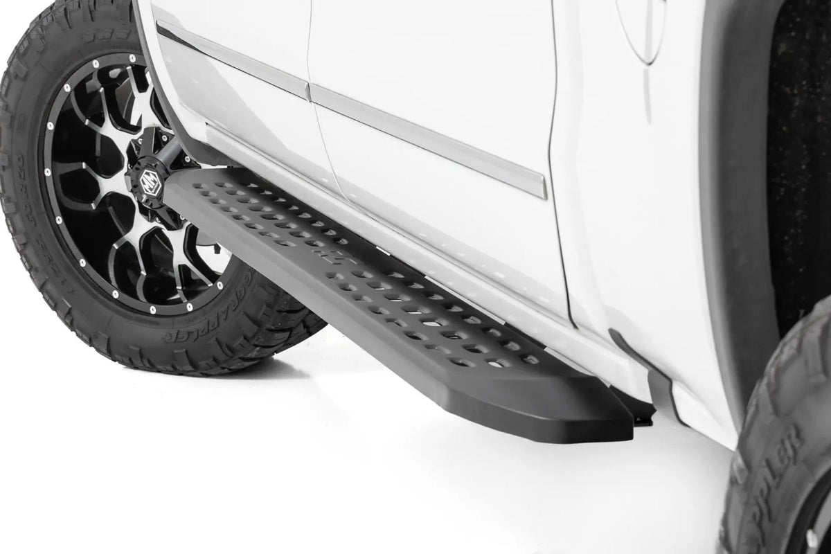 RPT2 Running Boards | Crew Cab | Chevy/GMC 1500/2500HD/3500HD (07-18 & Classic) by Rough Country