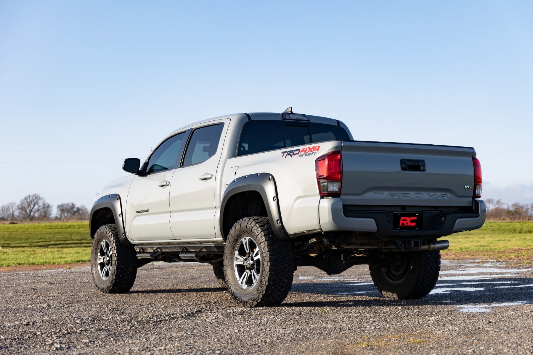 Pocket Fender Flares | Toyota Tacoma 2WD/4WD (2016-2023) by Rough Country