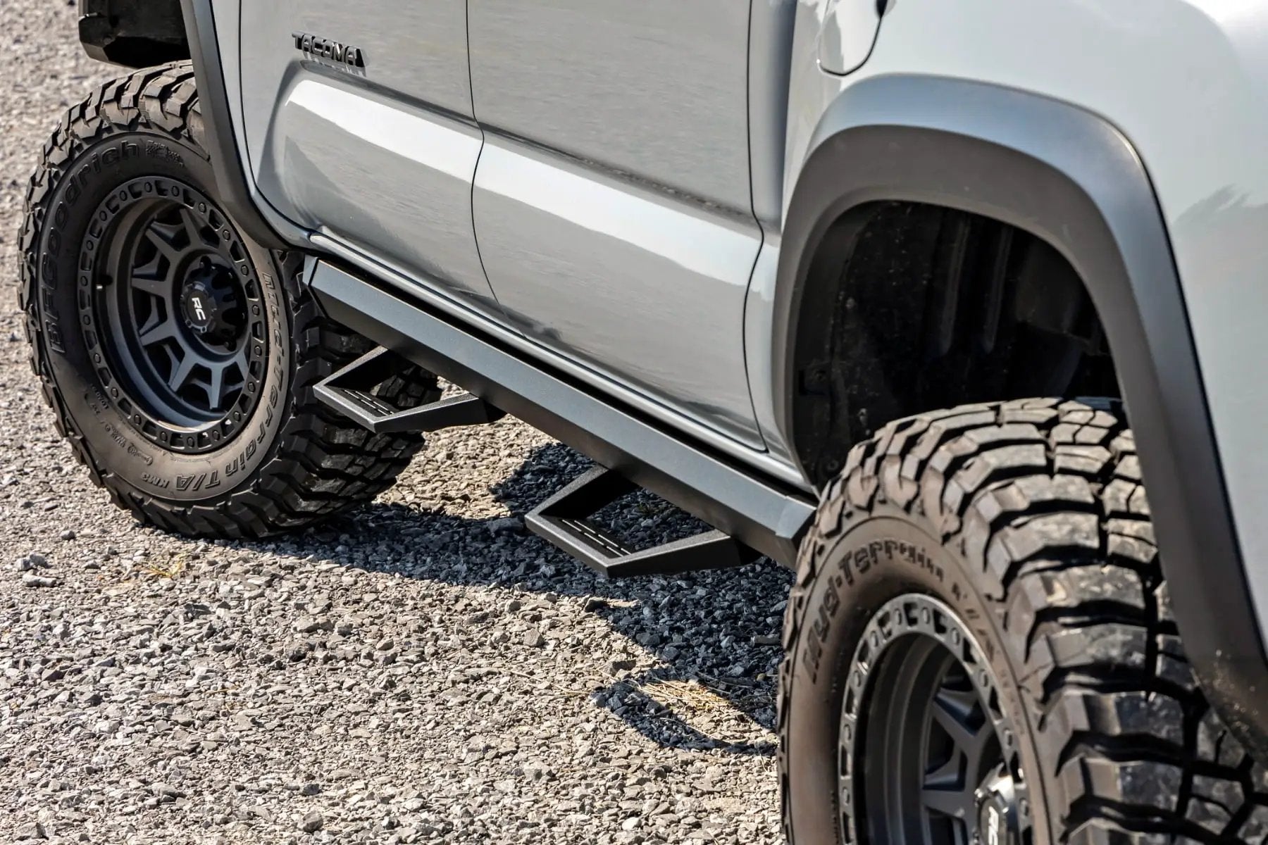 SRL2 Adj Aluminum Step | Double Cab | Toyota Tacoma 2WD/4WD (2005-2023) by Rough Country