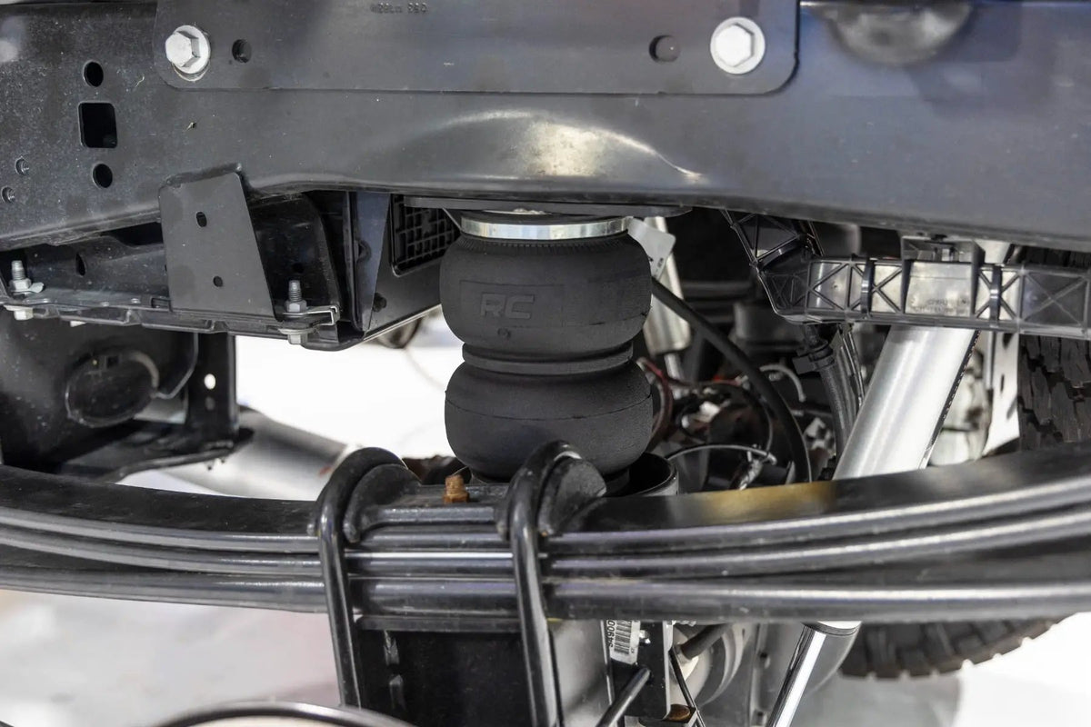 Air Spring Kit | 3-6" Lifts | Ford F-250/F-350 Super Duty 4WD (2017-2022) by Rough Country