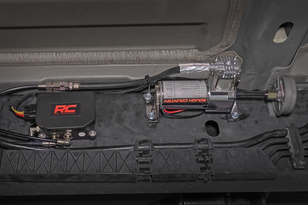 Air Spring Kit w/compressor | Wireless Controller | Ford F-250/F-350 Super Duty (17-22) by Rough Country