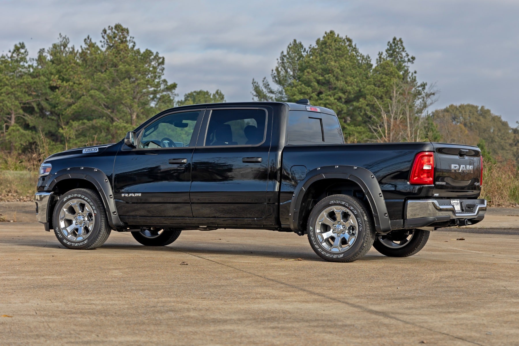 Defender Fender Flares | PW7 Bright White | Ram 1500 2WD/4WD (2025) by Rough Country