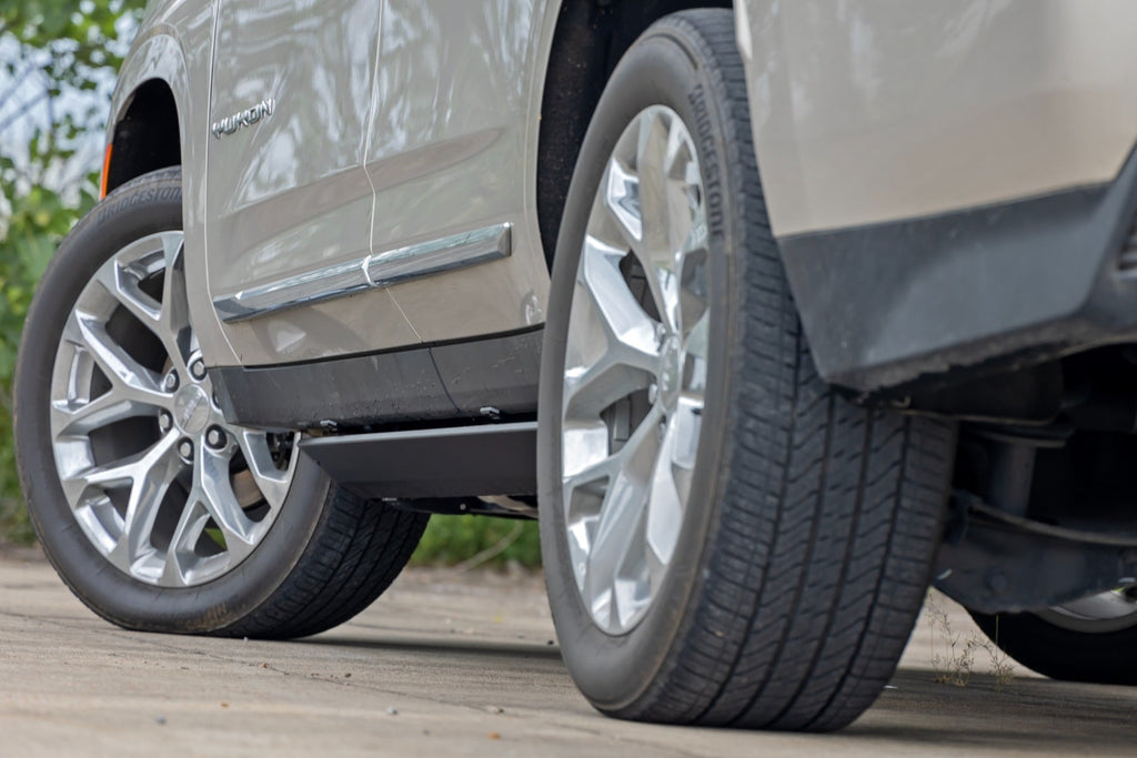 Power Running Boards | Dual Electric Motor | Crew Cab | Chevy/GMC Tahoe/Yukon (21-26) by Rough Country
