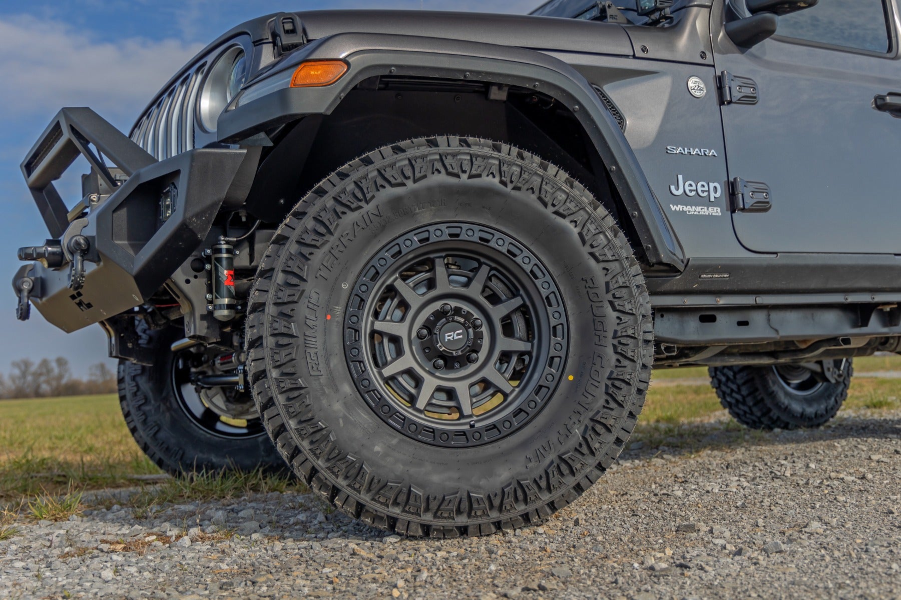Rough Country 85 Series Wheel | Simulated Beadlock | Gunmetal Gray/Black | 17x9 | 5x5 | -12mm by Rough Country