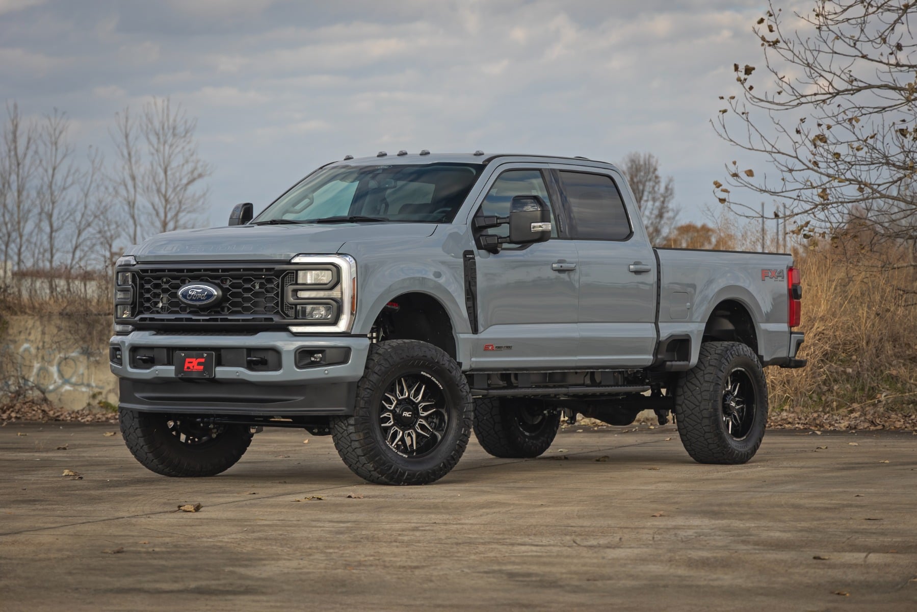 4.5 Inch Lift Kit | Radius Arm | V2 | Diesel | Ford F-250/F-350 Super Duty (23-26) by Rough Country
