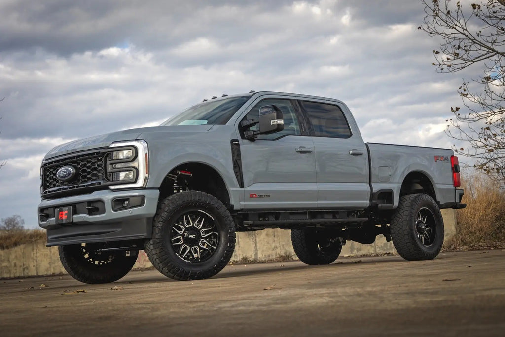 4.5 Inch Lift Kit | R/A | C/O V2 | Ford F-250/F-350 Super Duty 4WD (23-26) by Rough Country