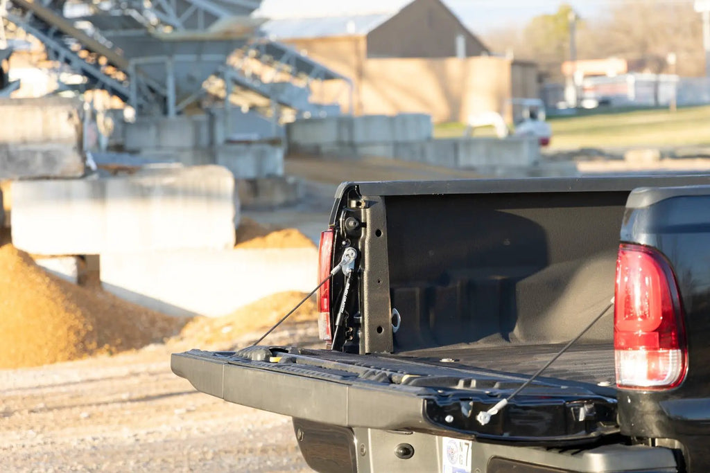 Tailgate Assist | Ford F-250/F-350 Super Duty 2WD/4WD (1999-2016) by Rough Country