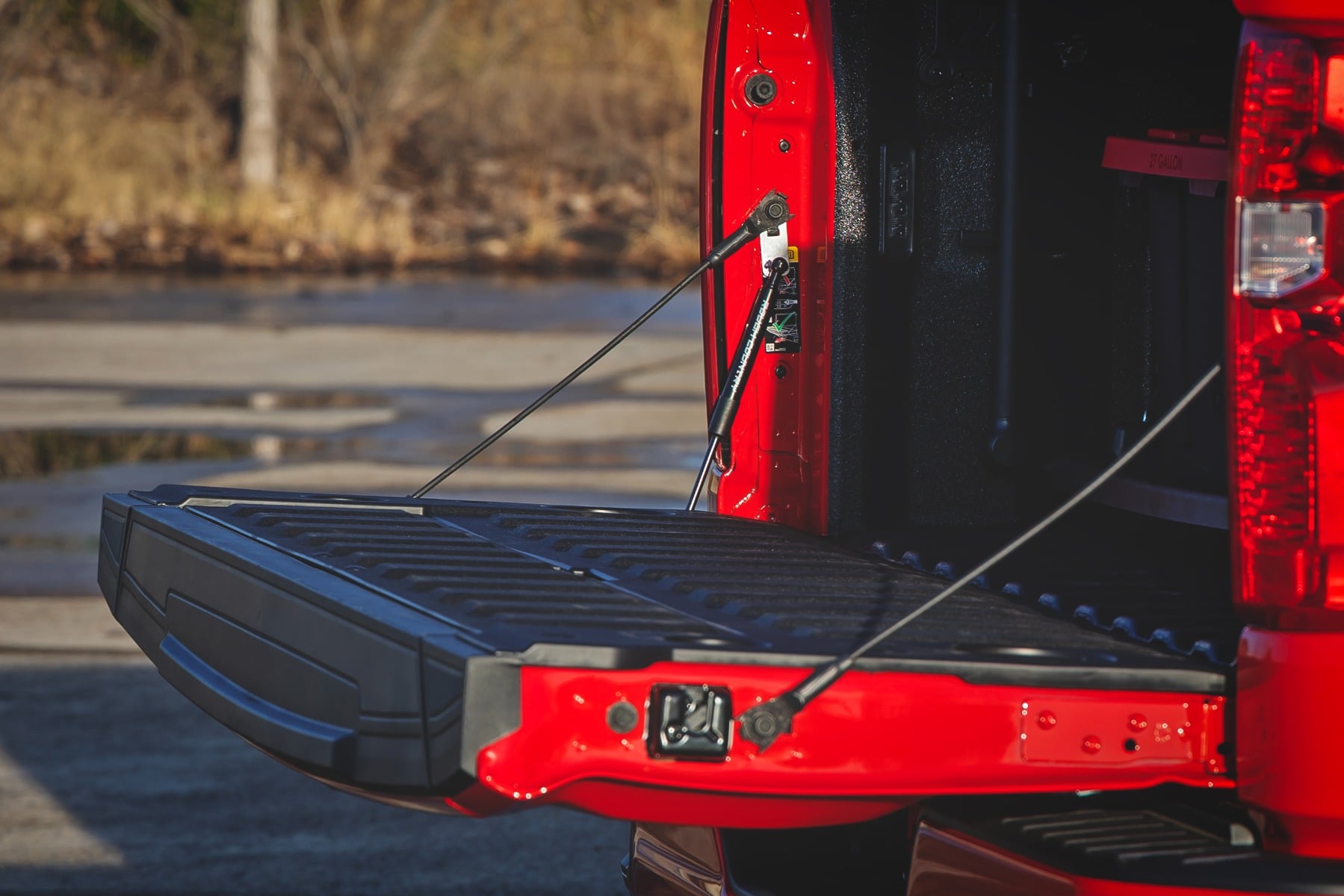 Tailgate Assist | Chevy Silverado & GMC Sierra 1500 2WD/4WD (2019-2026) by Rough Country