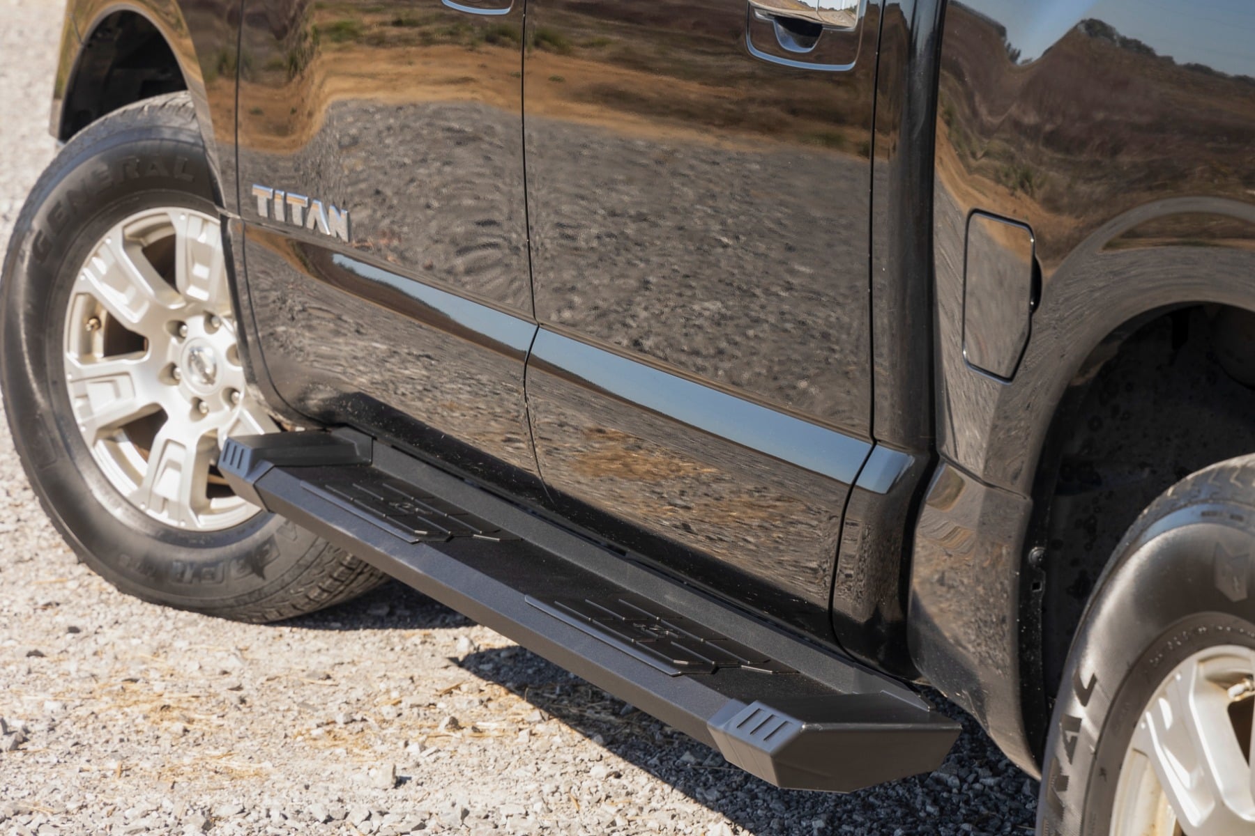 HD2 Aluminum Running Boards | Crew Cab | Nissan Titan 2WD/4WD (2004-2024) by Rough Country