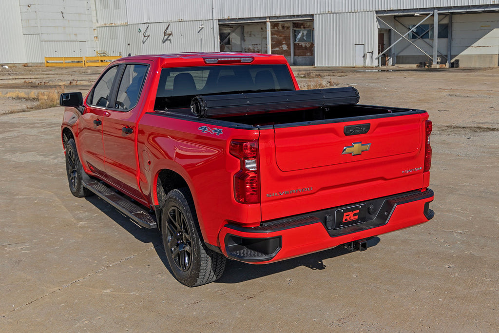Hard Roll Up Bed Cover | 6'7" Bed | Chevy/GMC Sierra 1500 (19-26)/Silverado 1500 (19-26) by Rough Country