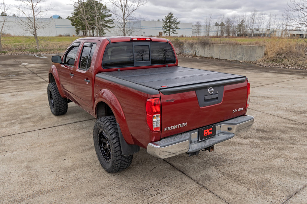 Hard Low Profile Bed Cover | 5' Bed | Cargo Mgmt | Nissan Frontier (05-21) by Rough Country