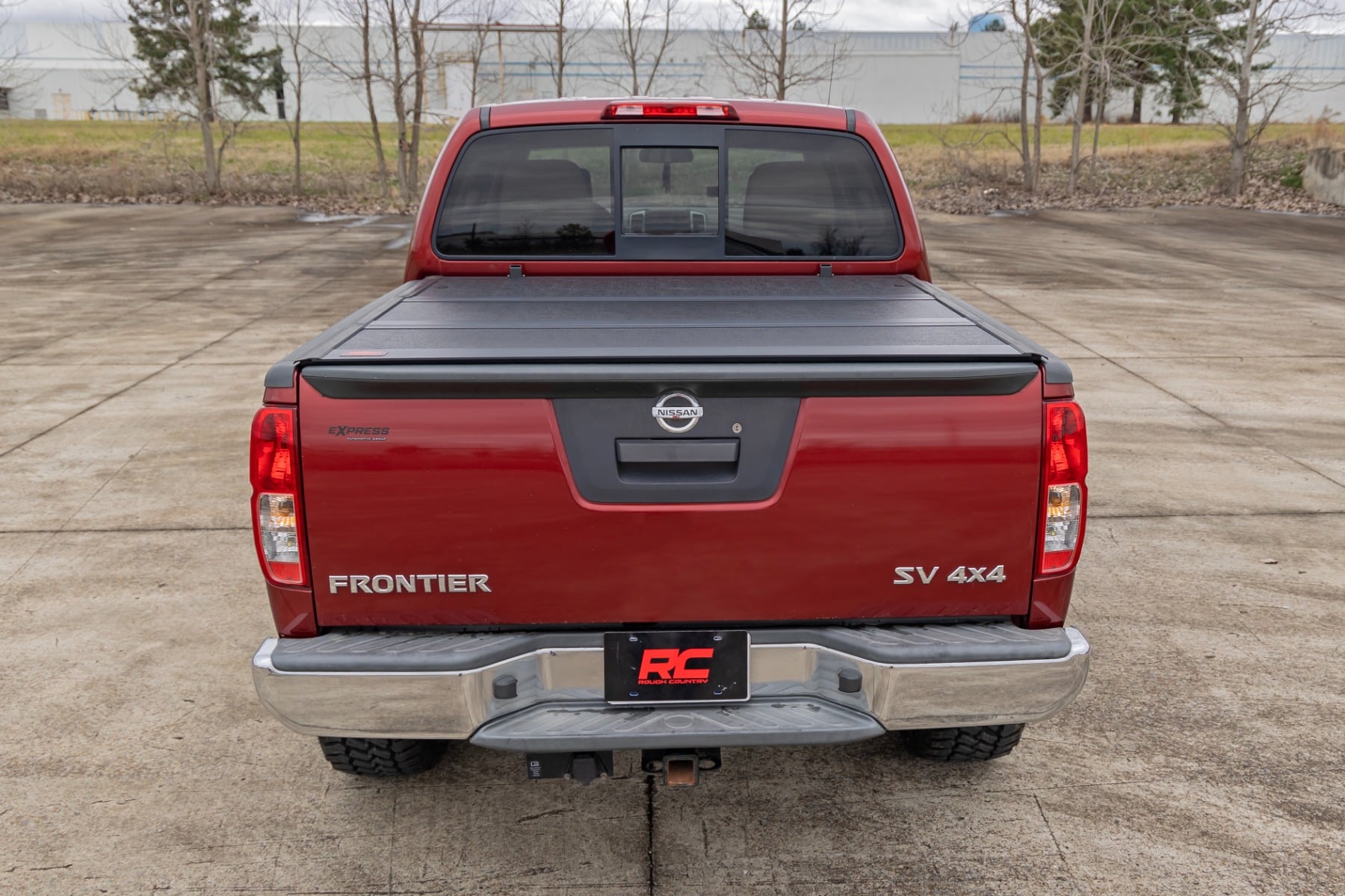 Hard Low Profile Bed Cover | 5' Bed | Cargo Mgmt | Nissan Frontier (05-21) by Rough Country