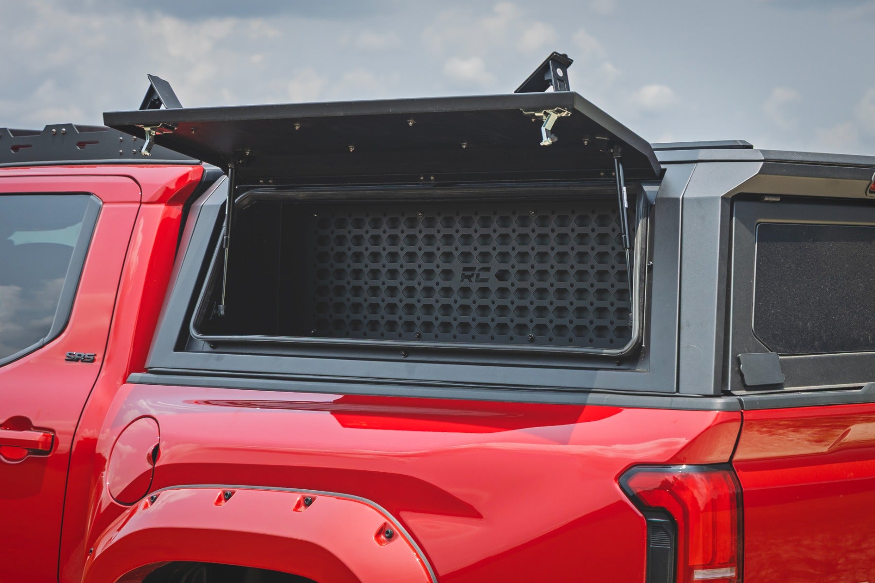 Bed Cap Molle Panel Side Storage Bin | Drivers Side | Toyota Tacoma (24-26) by Rough Country