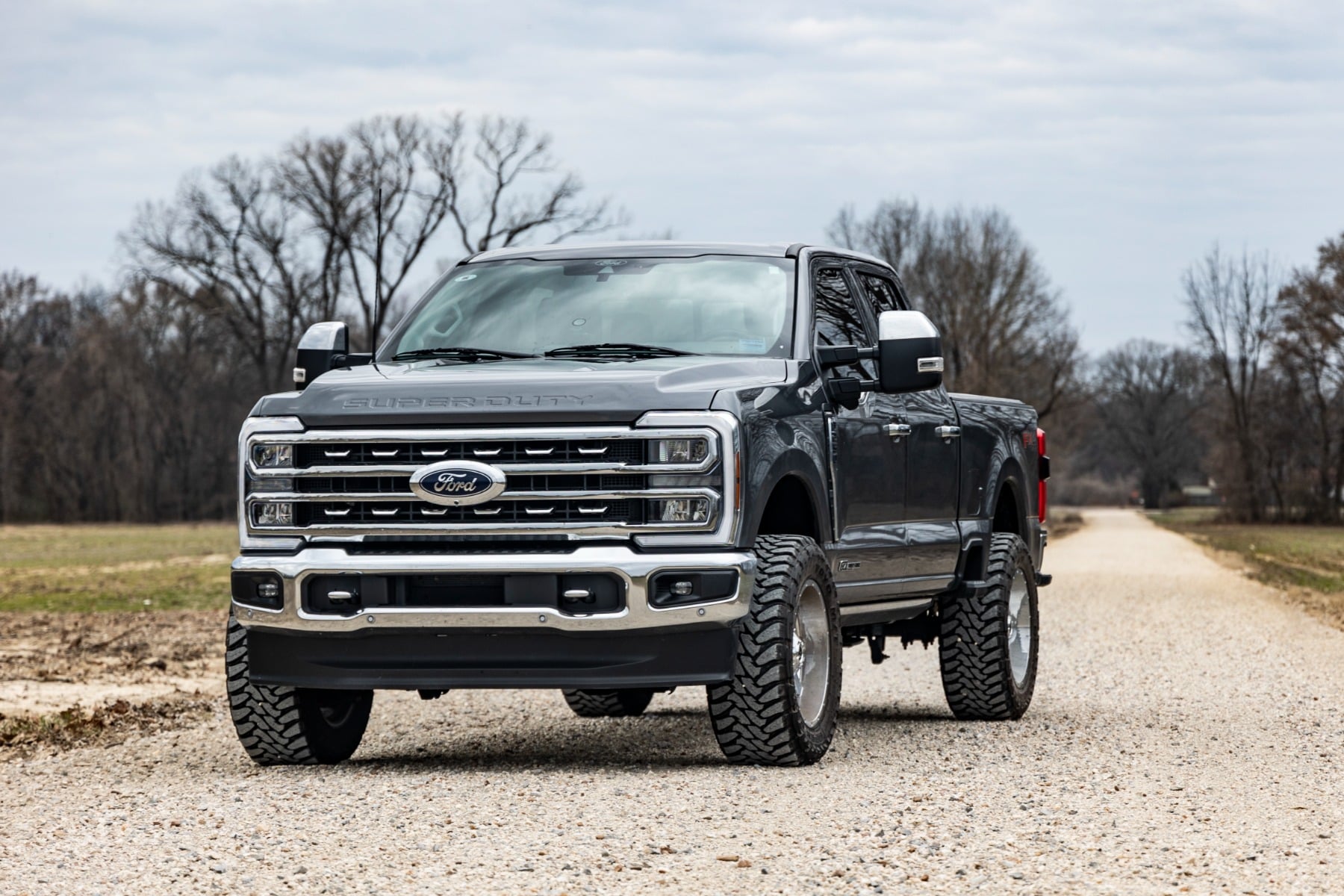 2 Inch Leveling Kit | Track Bar Bracket | Ford F-250/F-350 Super Duty (17-26) by Rough Country