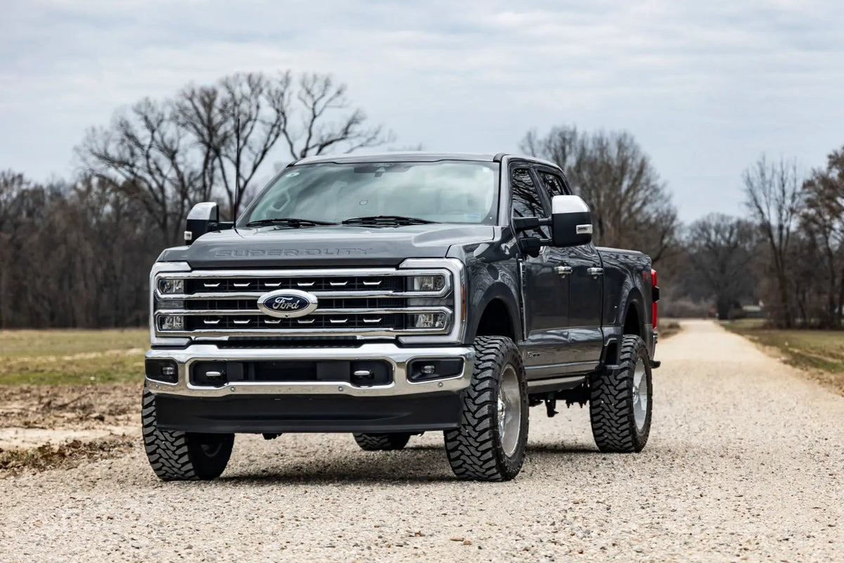 2 Inch Leveling Kit | Track Bar Bracket | Ford F-250/F-350 Super Duty (17-26) by Rough Country