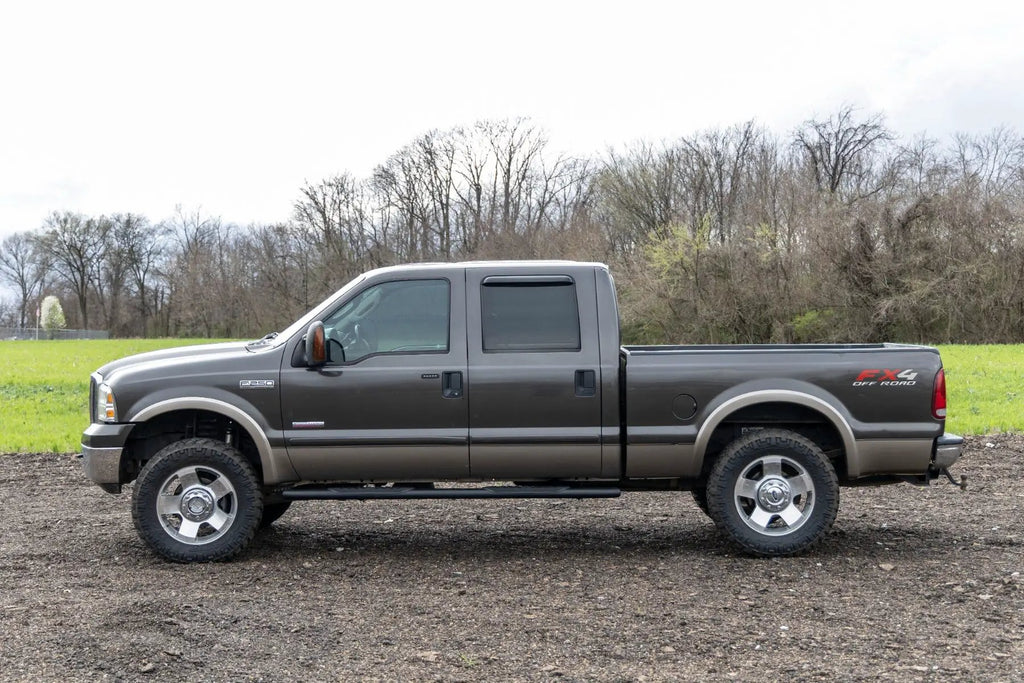 Oval Nerf Step | Crew Cab | Black | Ford F-250/F-350 Super Duty (99-16) by Rough Country