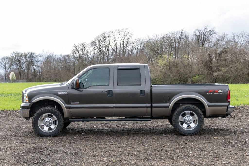 Oval Nerf Step | Crew Cab | Black | Ford F-250/F-350 Super Duty (99-16) by Rough Country