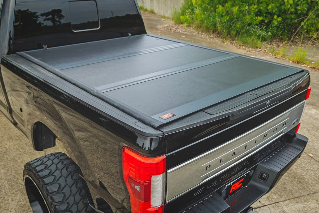 Hard Low Profile Bed Cover | 6'10" Bed | Ford F-250/F-350 Super Duty (17-26) by Rough Country