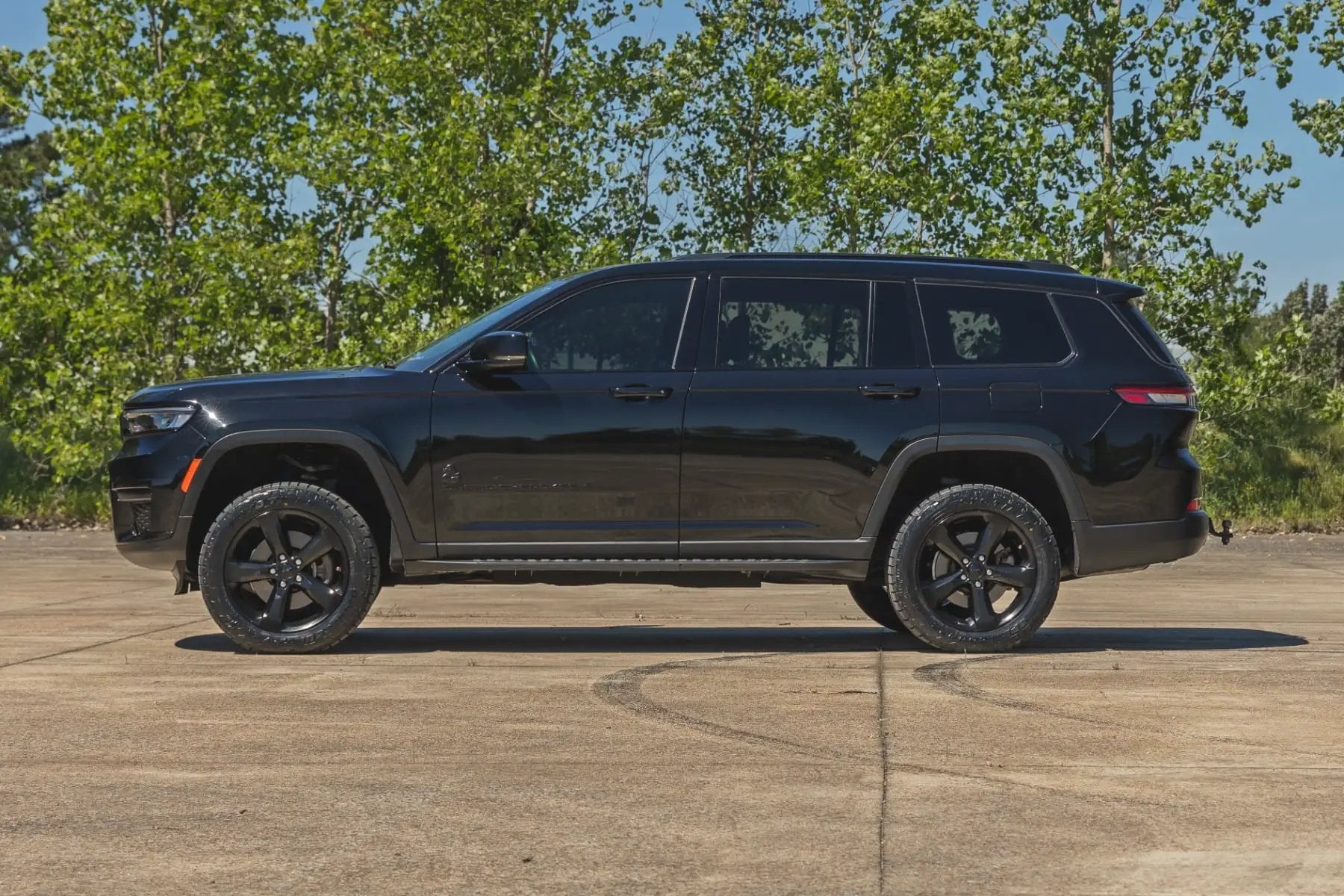 2 Inch Lift Kit | W/O Air Suspension | Jeep Grand Cherokee L 2WD/4WD (2021-2026) by Rough Country