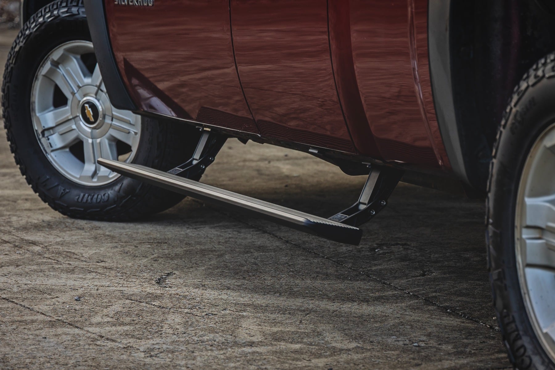 Power Running Boards | HT-Series | Double Cab | Chevy/GMC 1500/2500HD/3500HD (14-18) by Rough Country