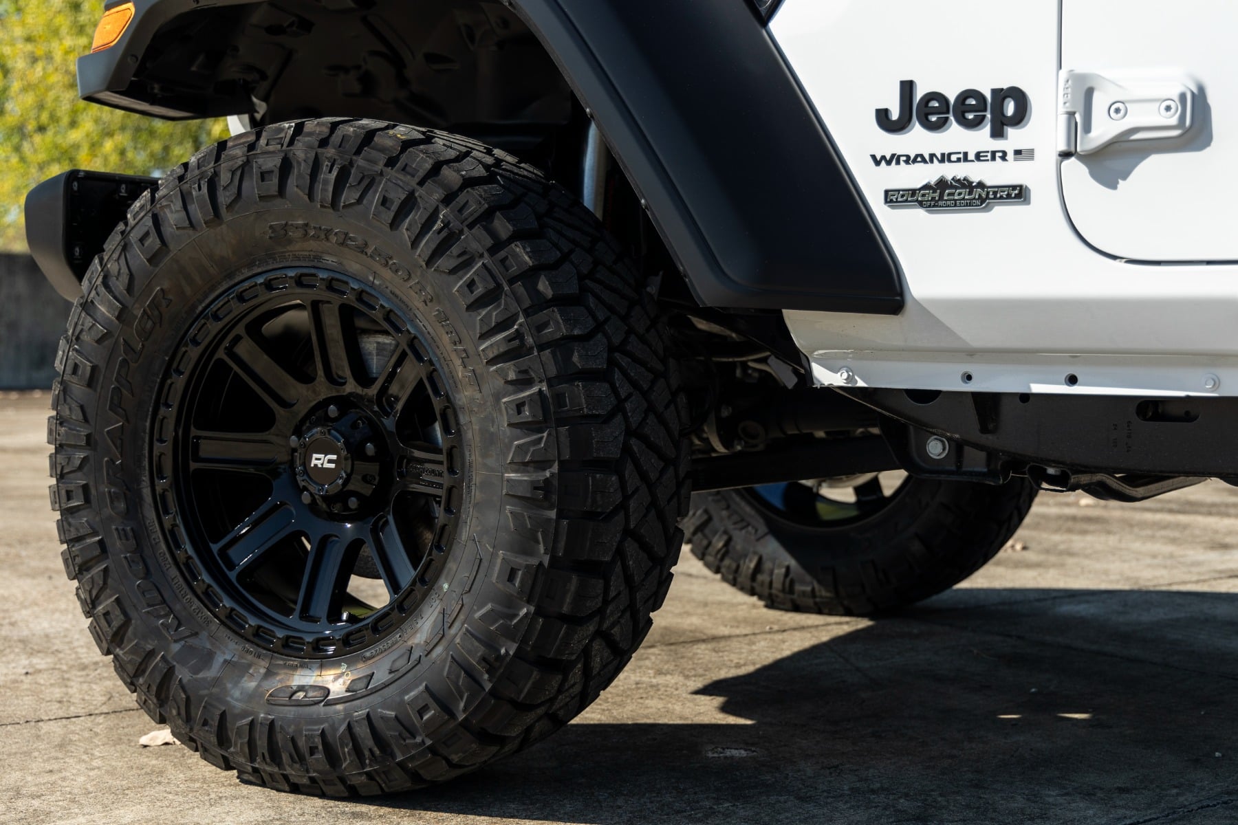 Rough Country 84 Series Wheel | Gloss Black | 18x8.5 | 5x5 | +0mm by Rough Country