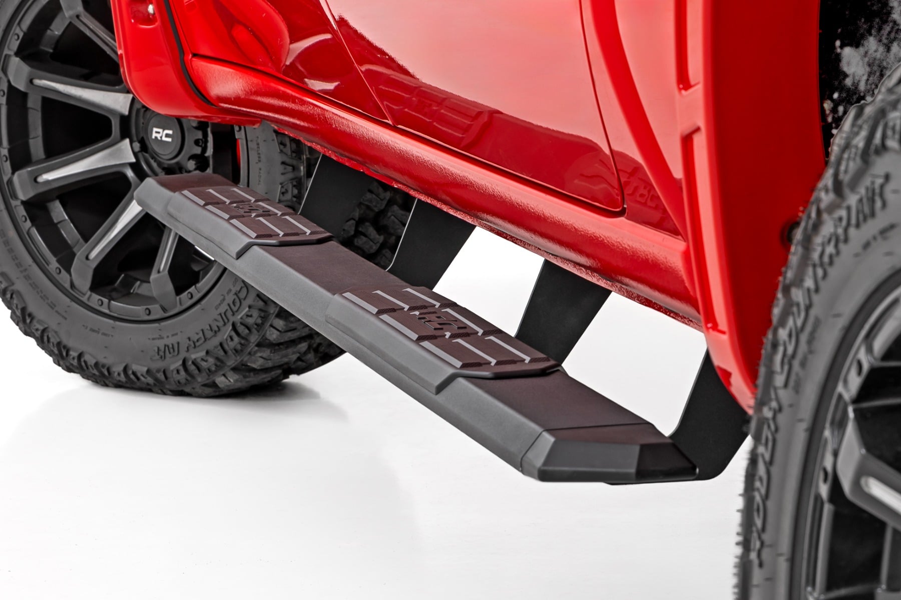TR2 Running Boards | Chevy/GMC 1500/2500HD/3500HD (19-26) by Rough Country