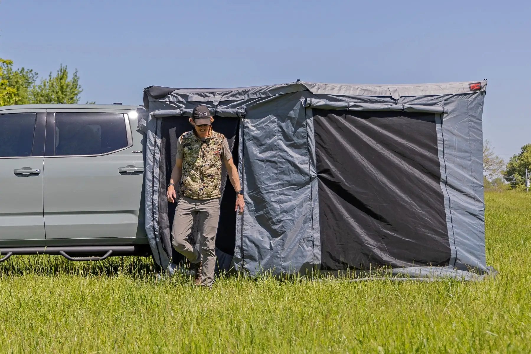 270 Degree Awning Wall Enclosure by Rough Country