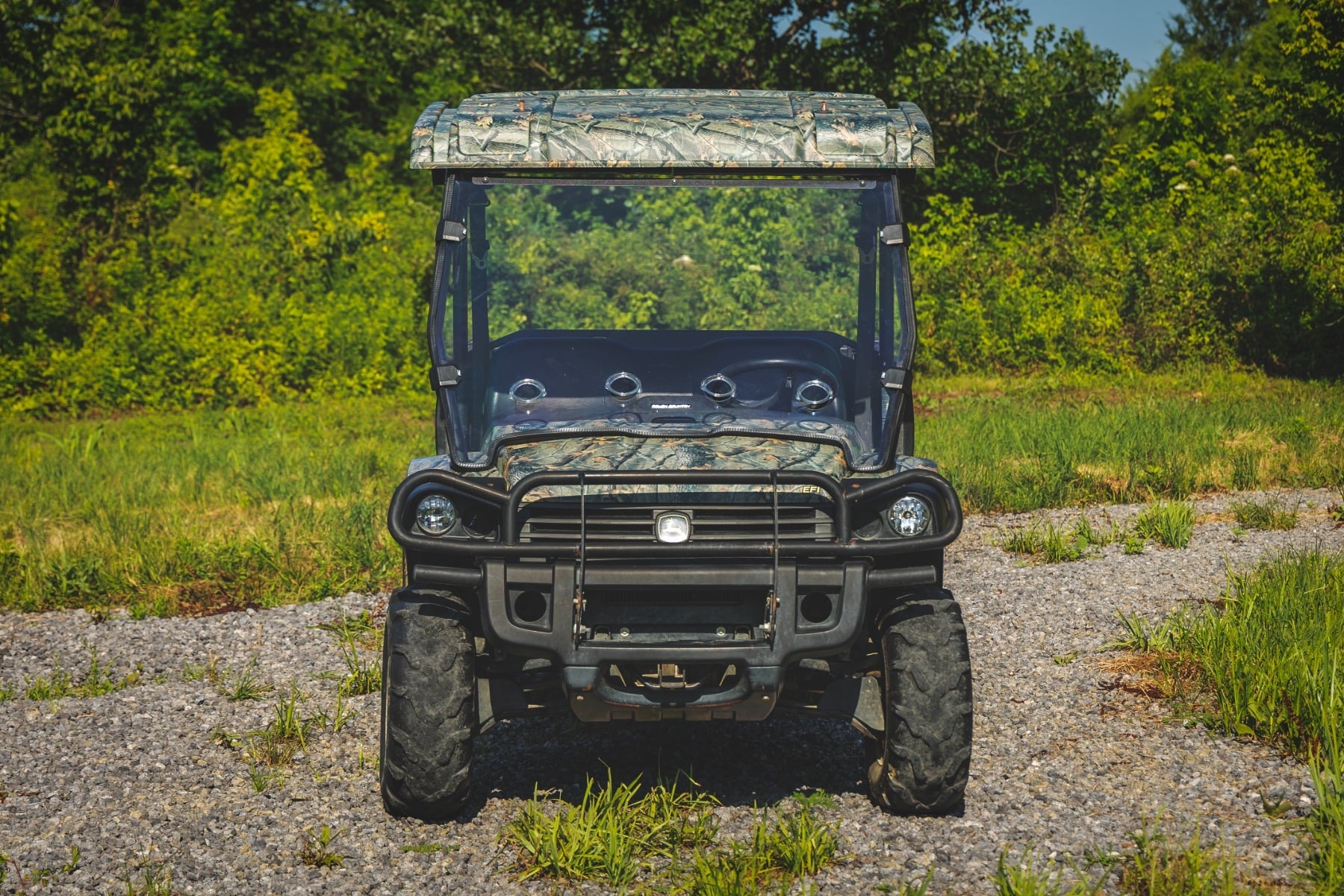 Vented Full Windshield | Scratch Resistant | John Deere Gator XUV 625/Gator XUV 850 by Rough Country
