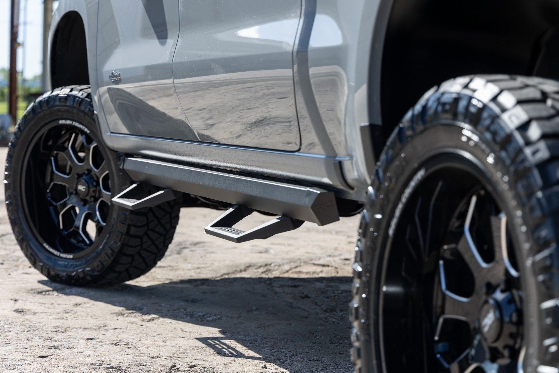 Rough Country 96 Series Wheel | One-Piece | Gloss Black | 22x10 | 6x5.5 | -19mm by Rough Country
