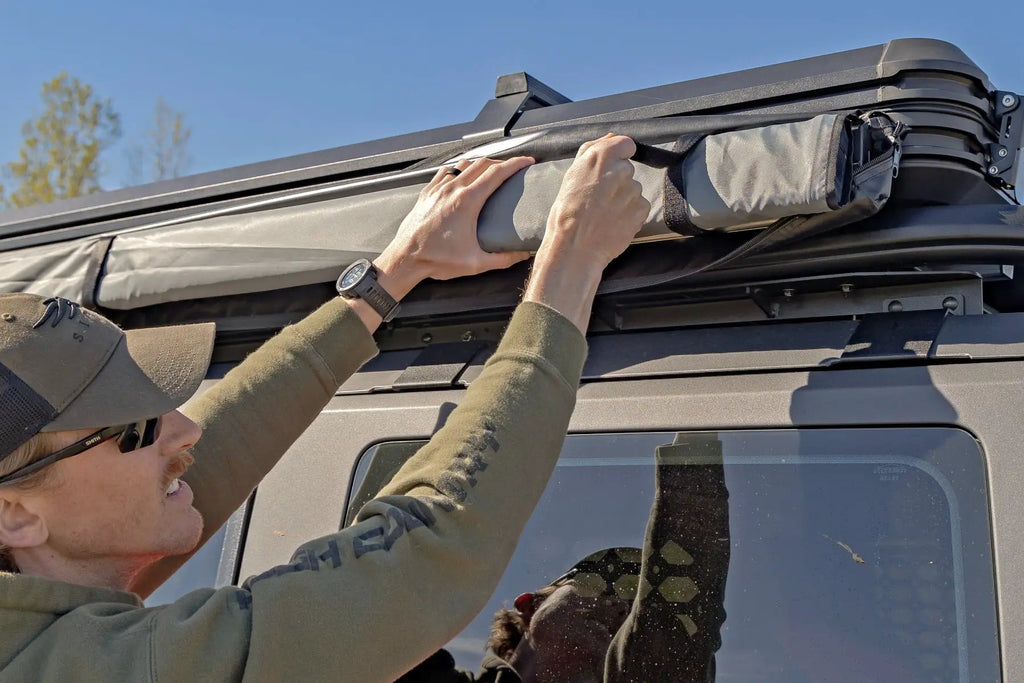 Retractable Roof Rack Awning | 6'6" x 9'8" (Fits Trucks & SUVs) by Rough Country