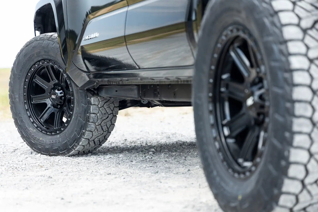 Rough Country 84 Series Wheel | Gloss Black | 18x8.5 | 6x5.5 | +0mm by Rough Country