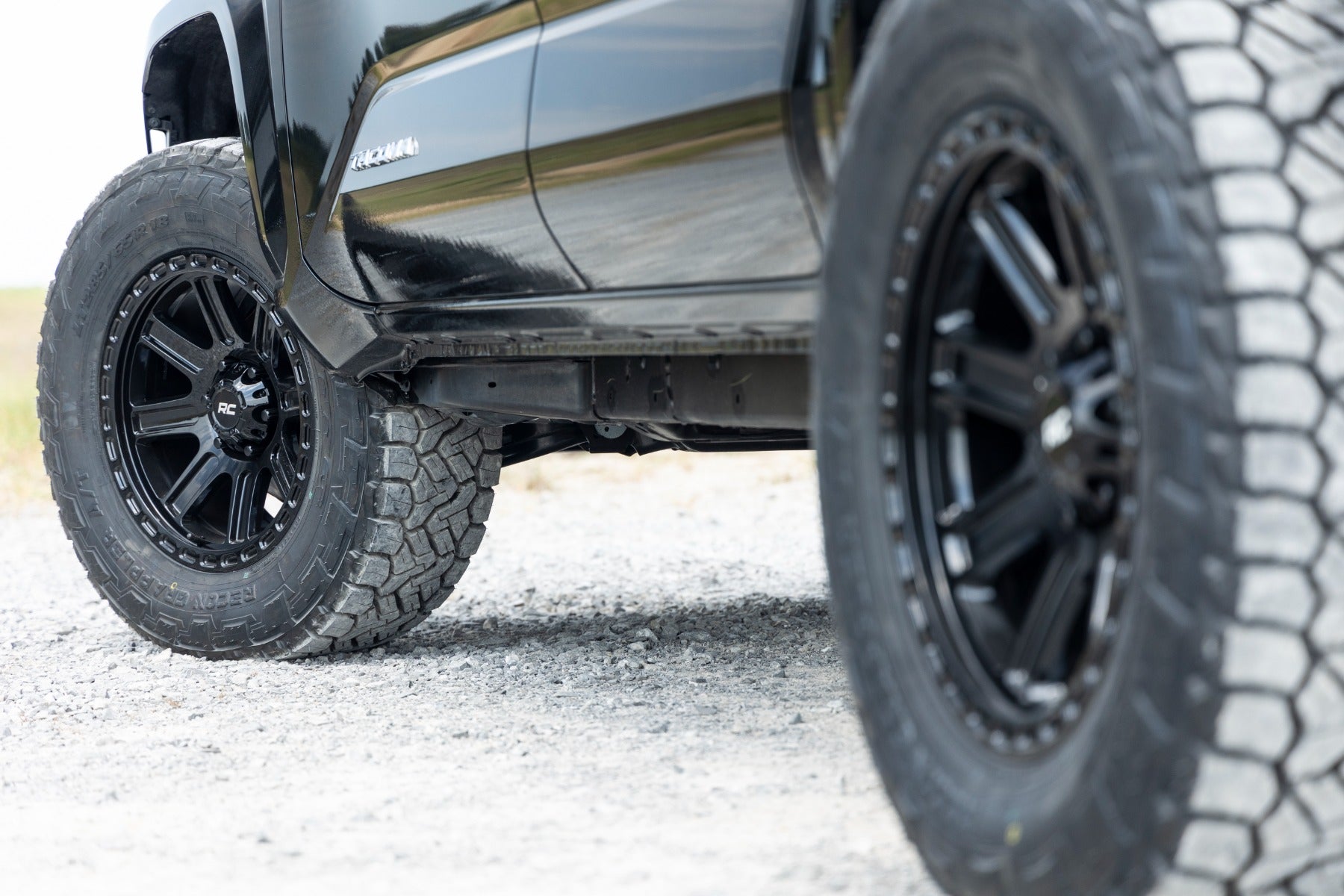 Rough Country 84 Series Wheel | Gloss Black | 18x8.5 | 6x5.5 | +0mm by Rough Country