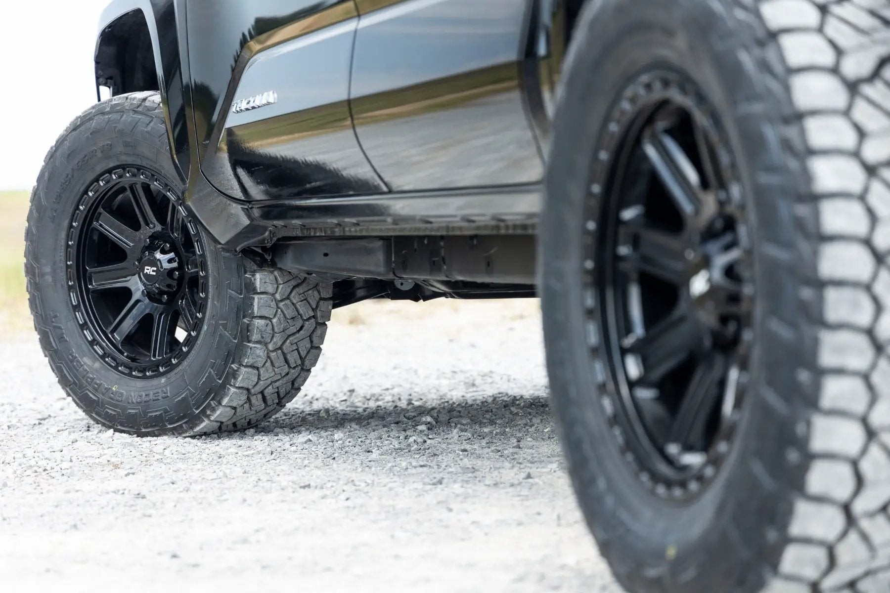 Rough Country 84 Series Wheel | Gloss Black | 18x8.5 | 6x5.5 | +0mm by Rough Country