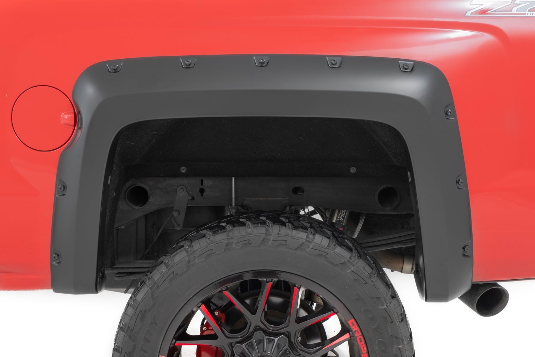 Pocket Fender Flares | 6'7" & 8' Bed | GBA Black | Chevy Silverado 1500 (14-18)/ 2500HD (15-19) by Rough Country