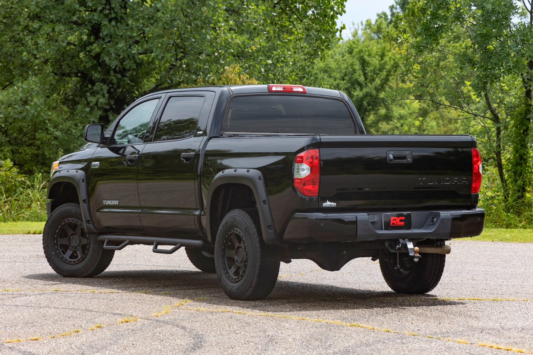Nerf Steps | Cab Length | CrewMax | 5'7" Bed | Toyota Tundra 2WD/4WD (07-21) by Rough Country