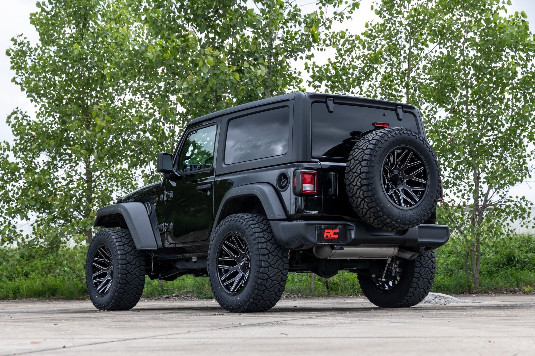 Rough Country 95 Series Wheel | Machined One-Piece | Gloss Black | 20x10 | 5x5 | -19mm by Rough Country