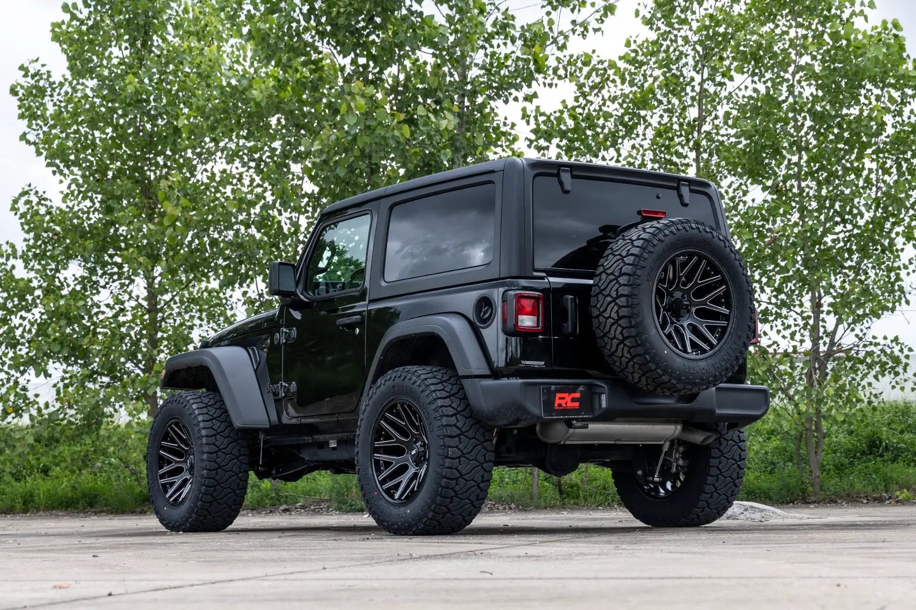 Rough Country 95 Series Wheel | Machined One-Piece | Gloss Black | 20x10 | 5x5 | -19mm by Rough Country